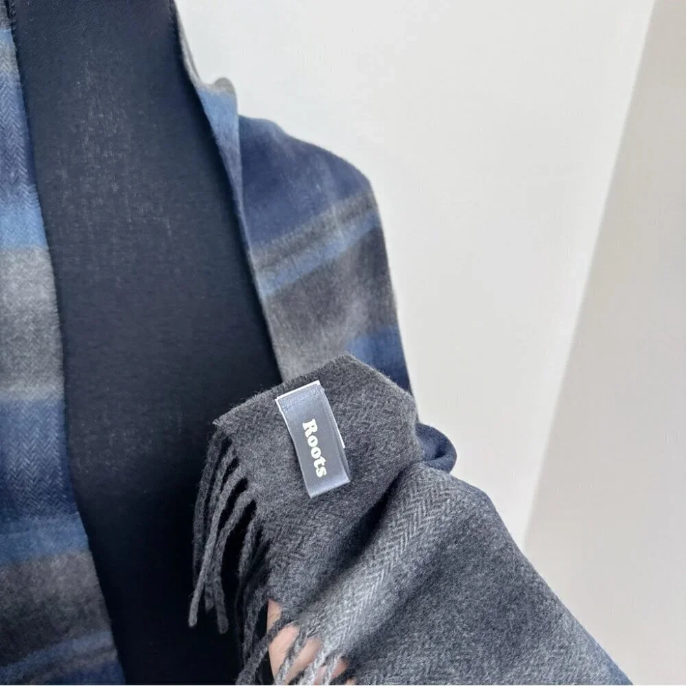 Roots Unisex One Size Fringe Plaid Soft Grey Scarf